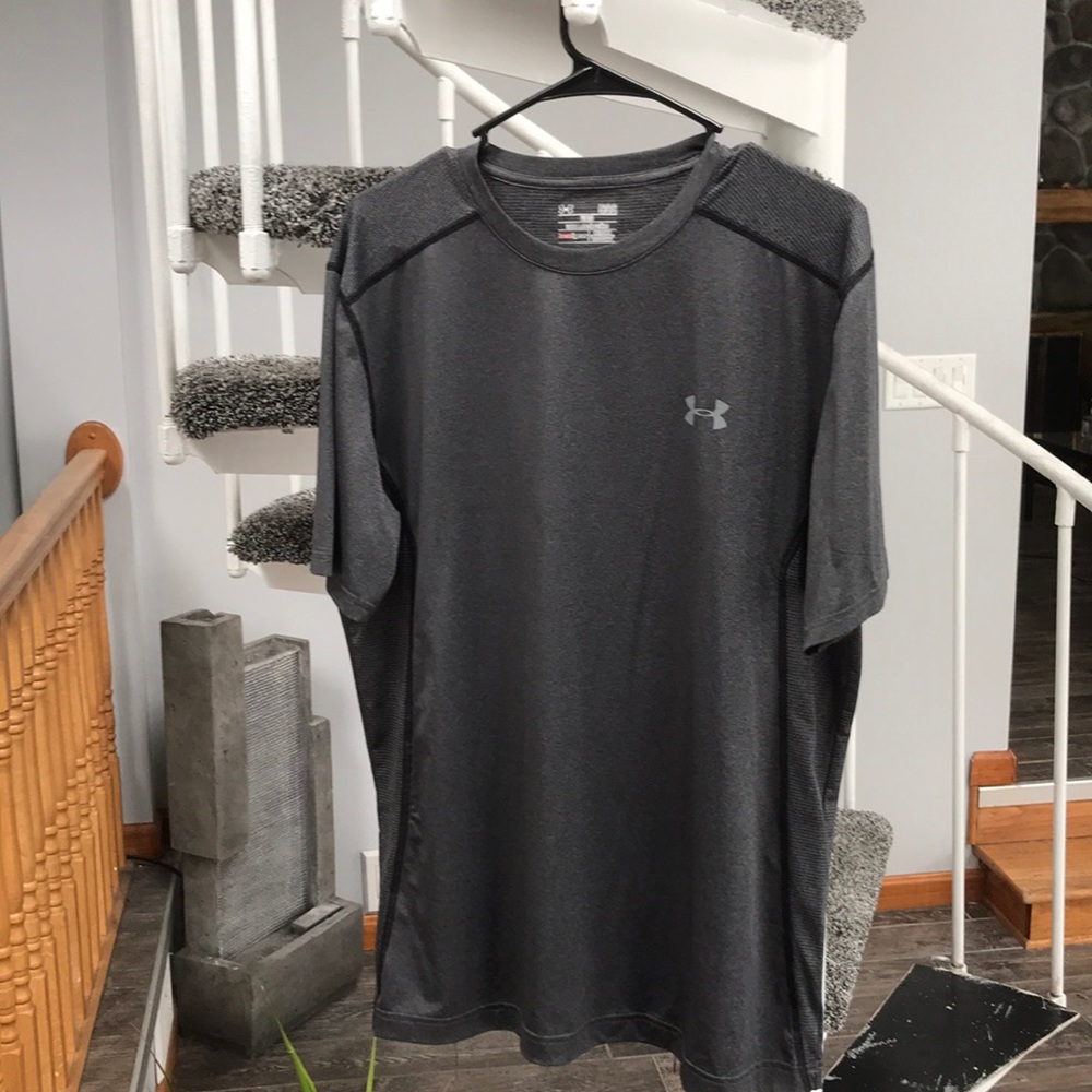 Under Armor Fitted Heat Gear Shirt L